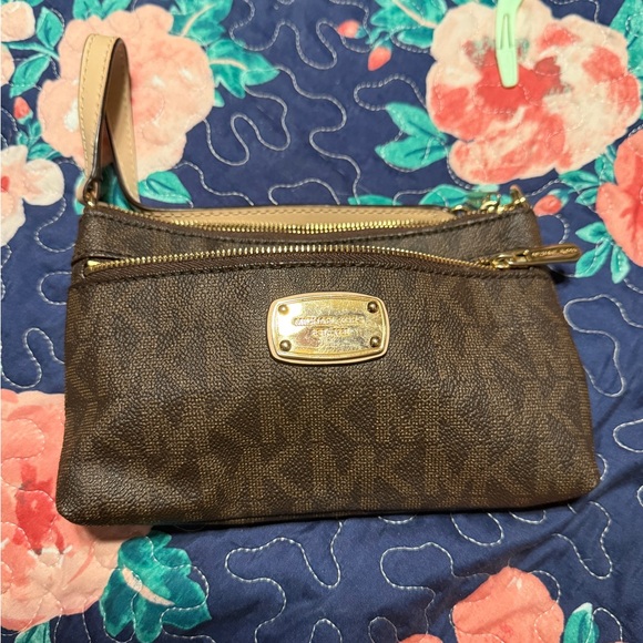 Michael Kors Brown wristlet with Gold Accents - Picture 1 of 4
